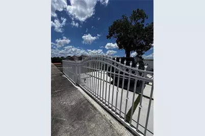 3251 NW 177th Ter, Miami Gardens, FL 33056 - Photo 35