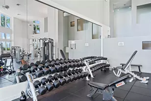 1900 N Bayshore Dr, Miami, FL 33132 - Photo 31