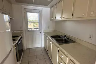 1050 E Sample Rd, Pompano Beach, FL 33064 - Photo 3