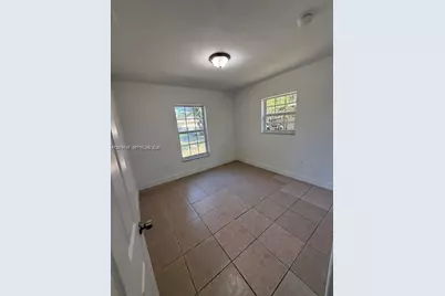 2345 NW 65th St, Miami, FL 33147 - Photo 19