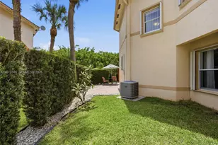 724 NW 170th Terrace, Pembroke Pines, FL 33028 - Photo 9