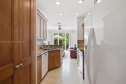 724 NW 170th Ter, Pembroke Pines, FL 33028 - Photo 21