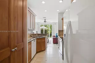 724 NW 170th Terrace, Pembroke Pines, FL 33028 - Photo 21