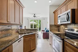 724 NW 170th Terrace, Pembroke Pines, FL 33028 - Photo 19
