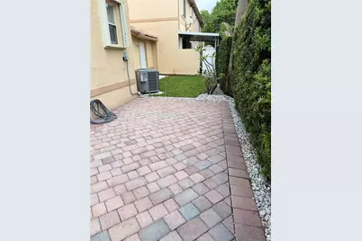 724 NW 170th Ter, Pembroke Pines, FL 33028 - Photo 19