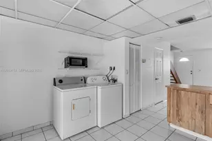 1811 SW 107th Ave, Miami, FL 33165 - Photo 11