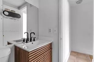 1811 SW 107th Ave, Miami, FL 33165 - Photo 17