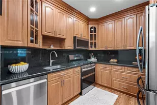 341 E 58th St, Hialeah, FL 33013 - Photo 5