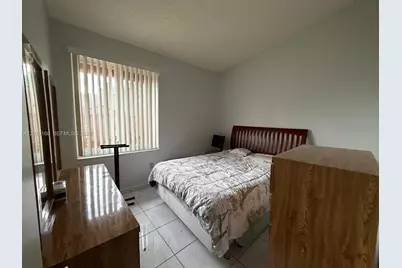 6725 NW 188th Ter, Hialeah, FL 33015 - Photo 11