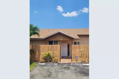 6725 NW 188th Ter, Hialeah, FL 33015 - Photo 17