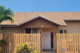 6725 NW 188th Terrace, Hialeah, FL 33015 - Photo 17