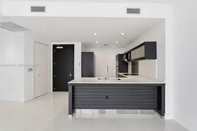200 Biscayne Boulevard Way #4904, Miami, FL 33131 - Photo 9