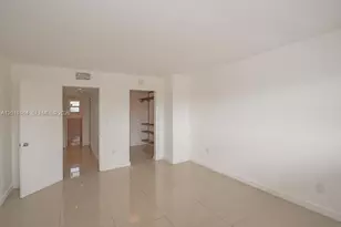 9375 Fontainebleau Blvd, Miami, FL 33172 - Photo 17