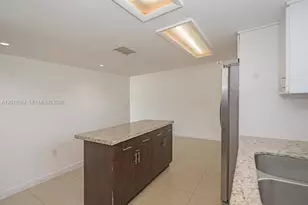 9375 Fontainebleau Blvd, Miami, FL 33172 - Photo 7