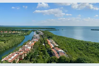 6206 Paradise Point Dr, Palmetto Bay, FL 33157 - Photo 3