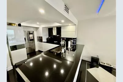 555 NE 15th St #15H, Miami, FL 33132 - Photo 3
