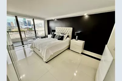 555 NE 15th St #15H, Miami, FL 33132 - Photo 23