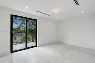 2265 SW 4th St, Miami, FL 33135 - Photo 23