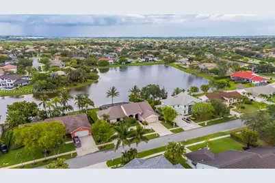 19831 NW 4th St, Pembroke Pines, FL 33029 - Photo 59