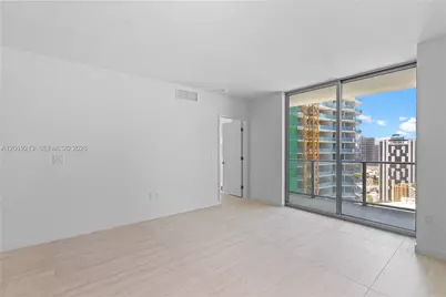 77 SE 5 #3702, Miami, FL 33131 - Photo 15
