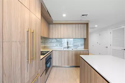 77 SE 5 #3702, Miami, FL 33131 - Photo 5