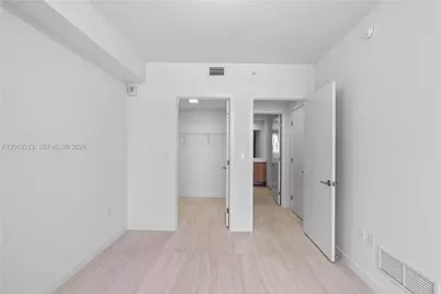 77 SE 5 #3702, Miami, FL 33131 - Photo 29