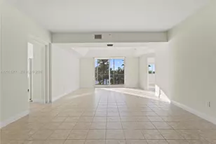 10720 NW 66th St, Doral, FL 33178 - Photo 11