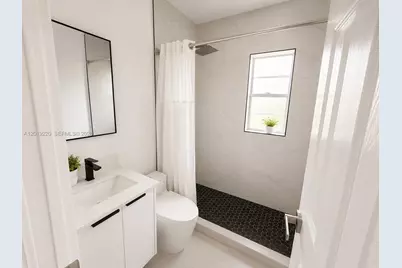 1018 NE 2nd Ave, Fort Lauderdale, FL 33304 - Photo 3