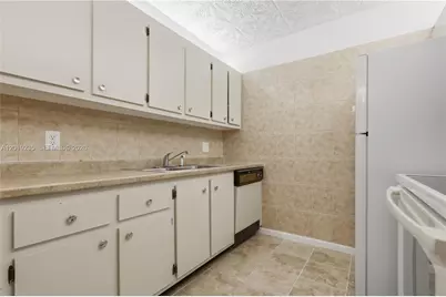 151 SW 134th Way #206N, Pembroke Pines, FL 33027 - Photo 5