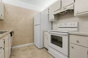 151 SW 134th Way, Pembroke Pines, FL 33027 - Photo 9
