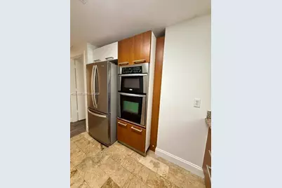 170 SE 14th St #1205, Miami, FL 33131 - Photo 9