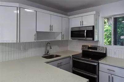 6863 NW 2nd Ave #4, Miami, FL 33150 - Photo 5
