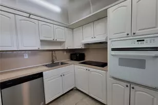 19380 Collins Ave, Sunny Isles Beach, FL 33160 - Photo 13