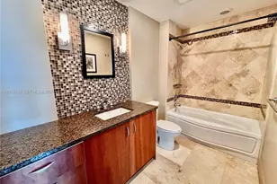 300 S Biscayne Blvd, Miami, FL 33131 - Photo 13