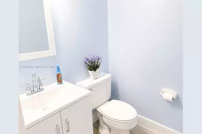11461 Lakeview Dr #8A, Coral Springs, FL 33071 - Photo 9