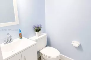 11461 Lakeview Dr, Coral Springs, FL 33071 - Photo 9