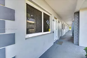 2115 NE 37th Dr, Fort Lauderdale, FL 33308 - Photo 3