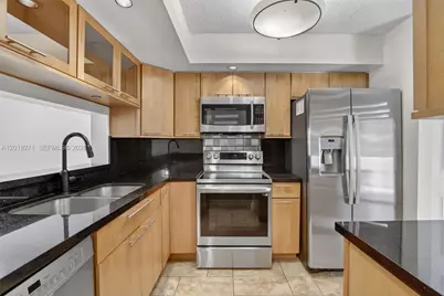 7957 NW 7th Ct, Plantation, FL 33324 - Photo 7