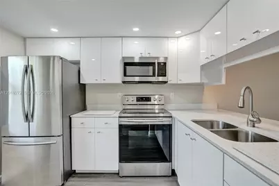 1108 Bahama Bnd #B1, Coconut Creek, FL 33066 - Photo 3