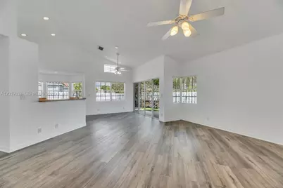 535 Somerset Way, Weston, FL 33326 - Photo 5