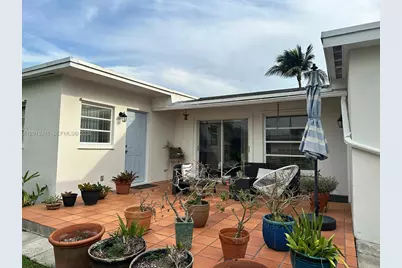 3245 Village Green Dr, Miami, FL 33175 - Photo 27