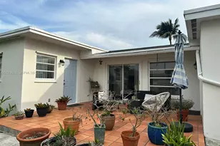 3245 Village Green Dr, Miami, FL 33175 - Photo 27