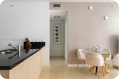 1111 SW 1 Ave #2215, Miami, FL 33130 - Photo 7