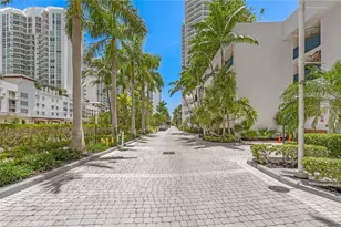 16500 Collins Ave, Sunny Isles Beach, FL 33160 - Photo 23
