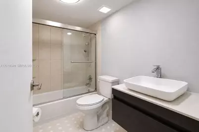 520 Brickell Key Dr #A1113, Miami, FL 33131 - Photo 17
