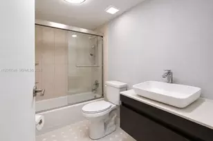 520 Brickell Key Dr, Miami, FL 33131 - Photo 17