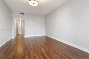 520 Brickell Key Dr, Miami, FL 33131 - Photo 9