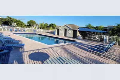 426 NE 210th Cir Ter #106-2, Miami, FL 33179 - Photo 5