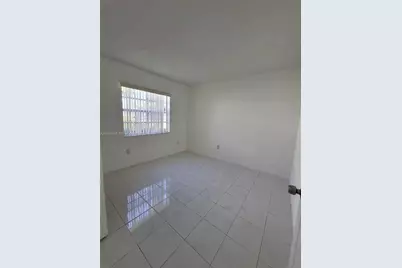 426 NE 210th Cir Ter #106-2, Miami, FL 33179 - Photo 11