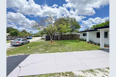 60 NW 47th Ct, Oakland Park, FL 33309 - Photo 3
